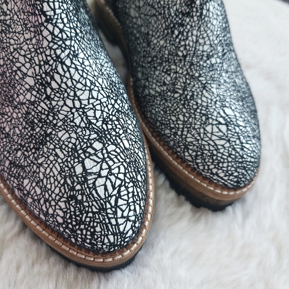 NWOT Xperimental Crackle Bunko Leather Chelsea Platform Lugged Boot Portugal - Picture 5 of 11